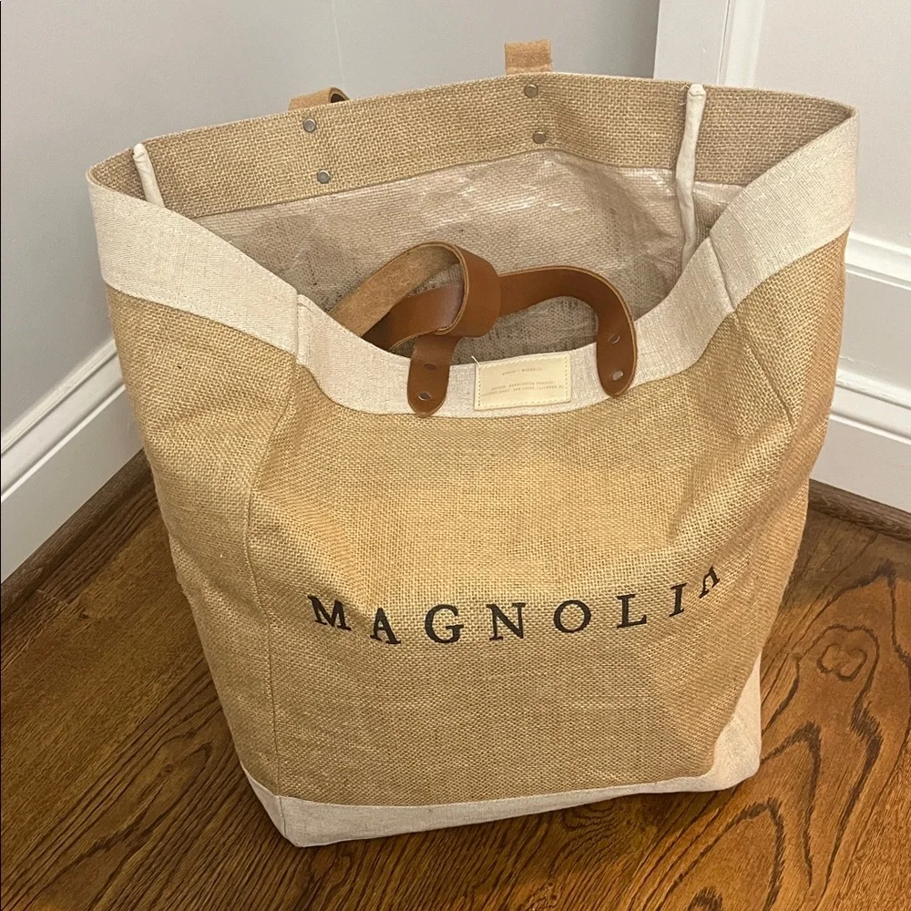 Magnolia Beige and Cream Tote Bag - Picture 5 of 5